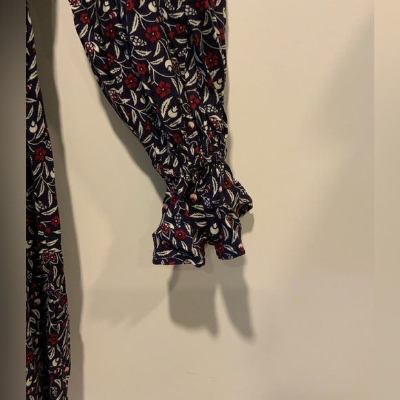 Floral dress from Francesca’s. - Picture 3 of 4